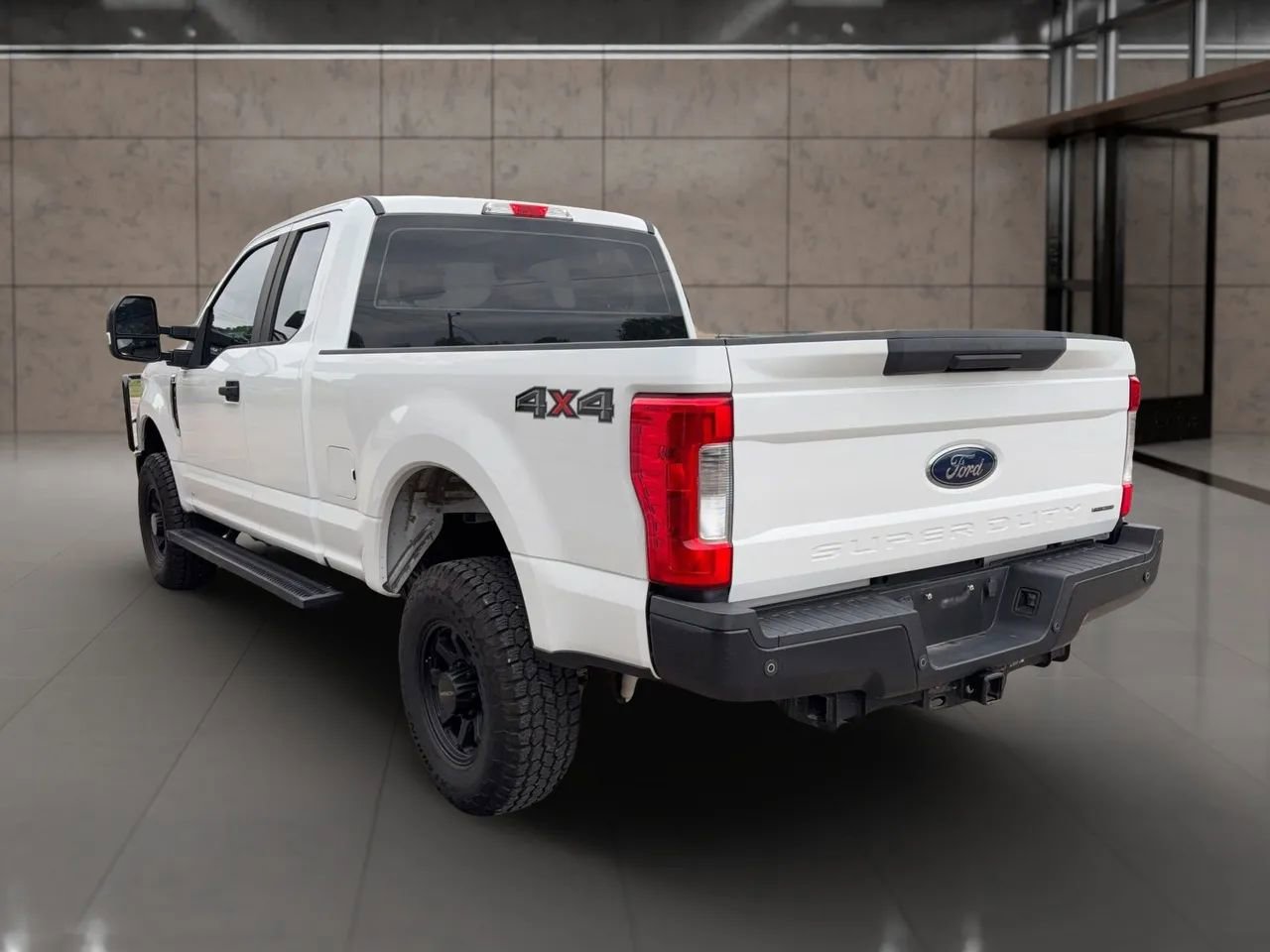 Used 2017 Ford F250 XL w/ Power Equipment Group AWD/4WD image 5