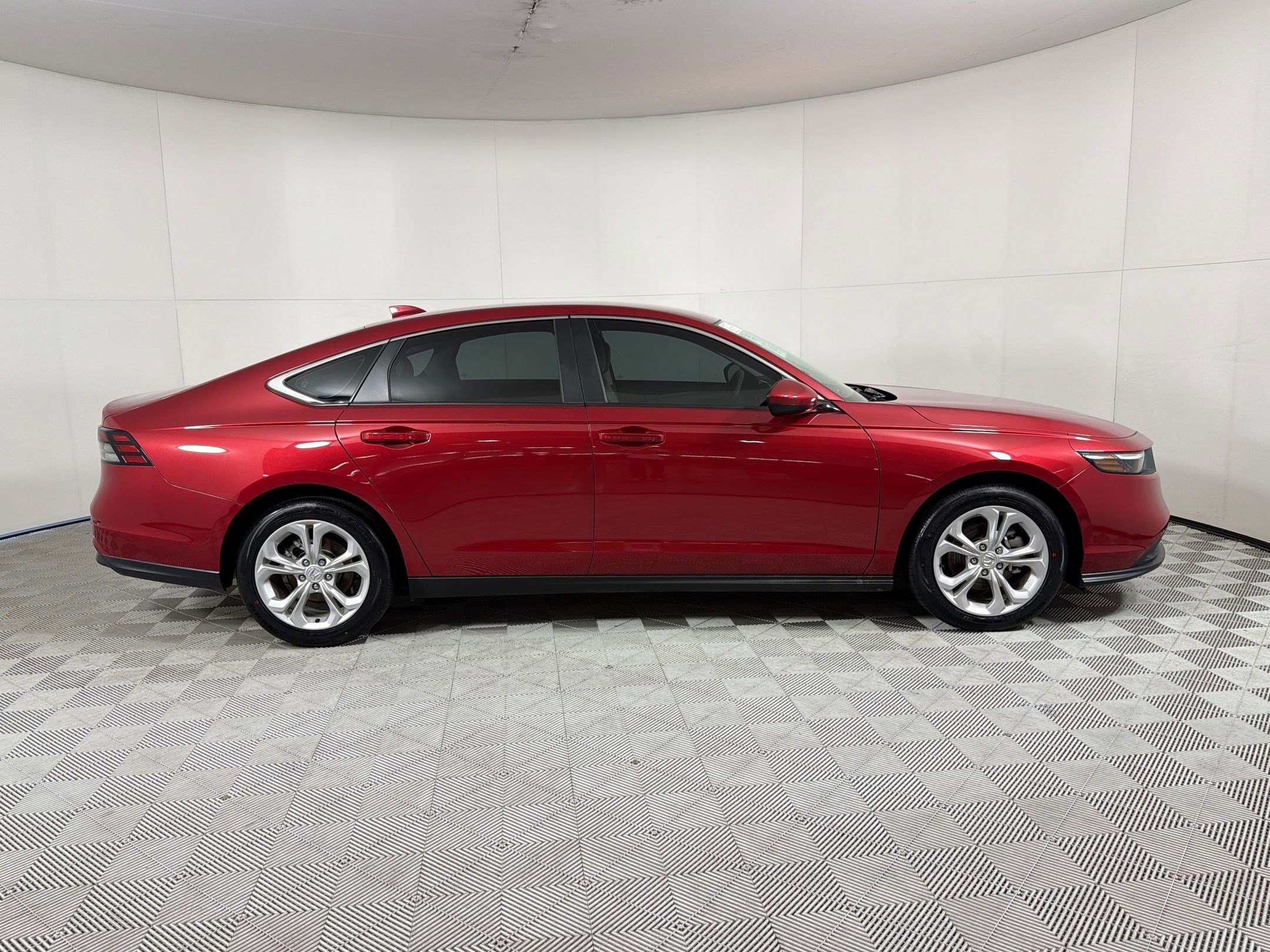 Certified 2023 Honda Accord LX image 8