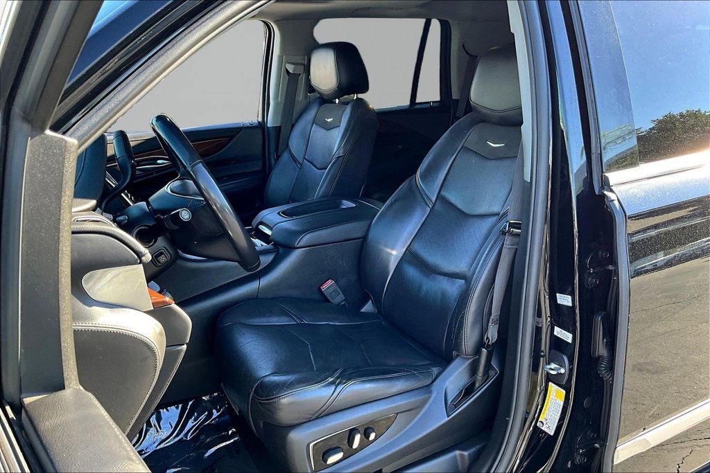 Used 2018 Cadillac Escalade Luxury image 21