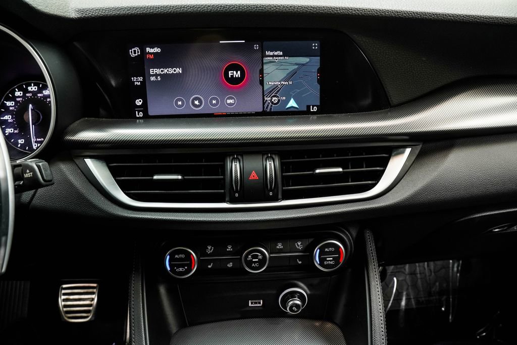 Used 2023 Alfa Romeo Stelvio Veloce image 27