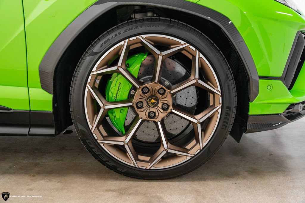 Used 2024 Lamborghini Urus Performante AWD/4WD image 9