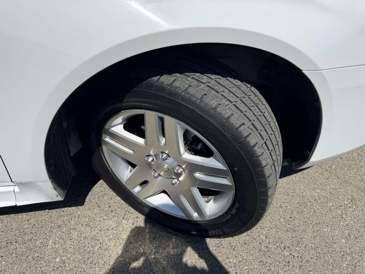 Used 2015 Chevrolet Impala LT image 31
