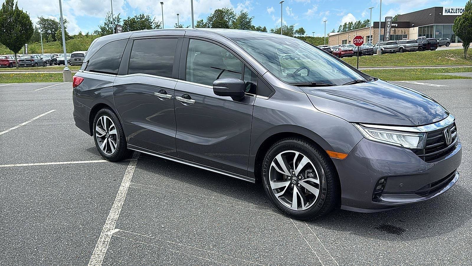 Used 2023 Honda Odyssey Touring image 2