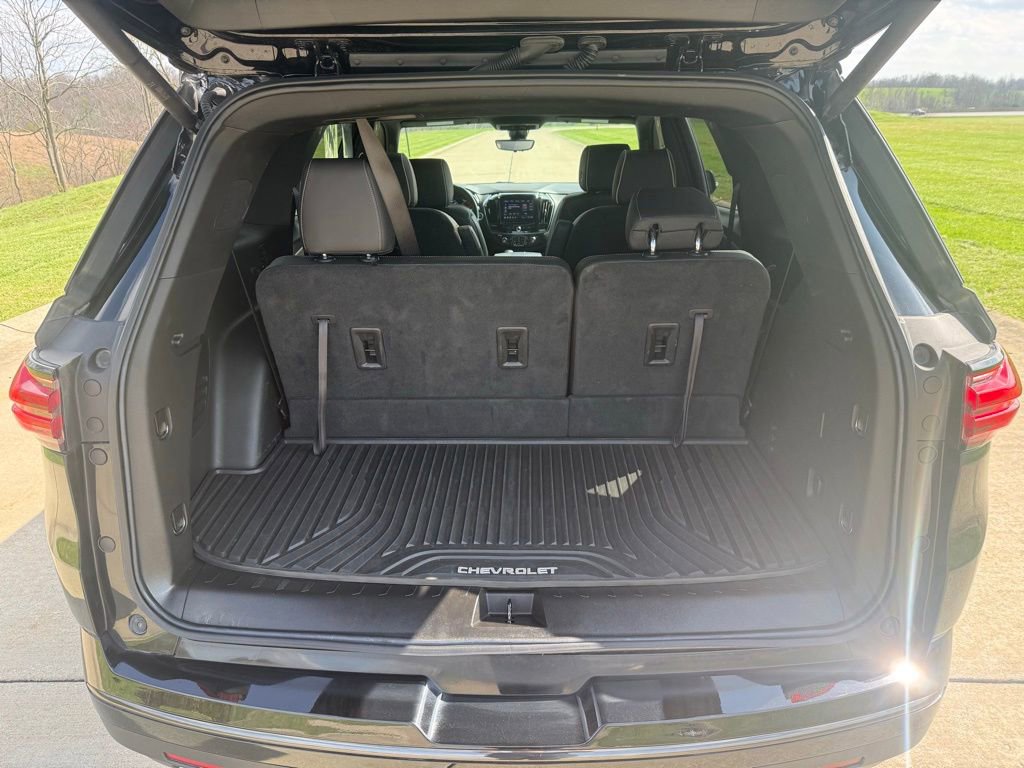 Used 2023 Chevrolet Traverse Premier w/ Redline Edition image 6