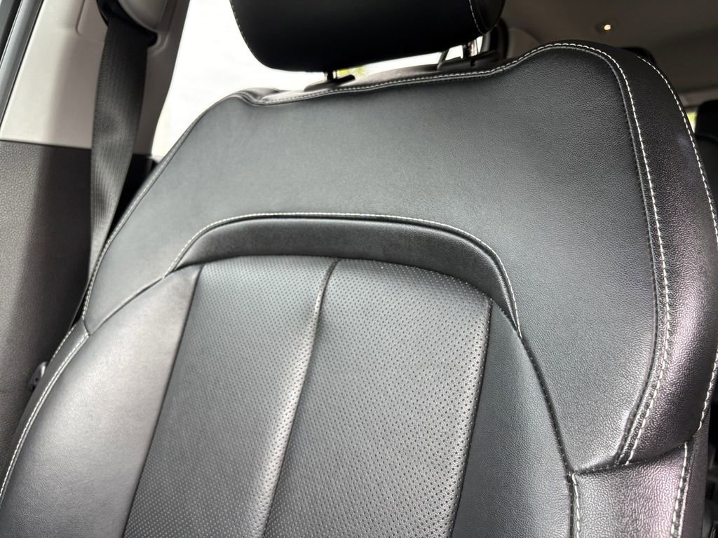 Used 2023 Jeep Grand Cherokee L Limited w/ Luxury Tech Group II image 15