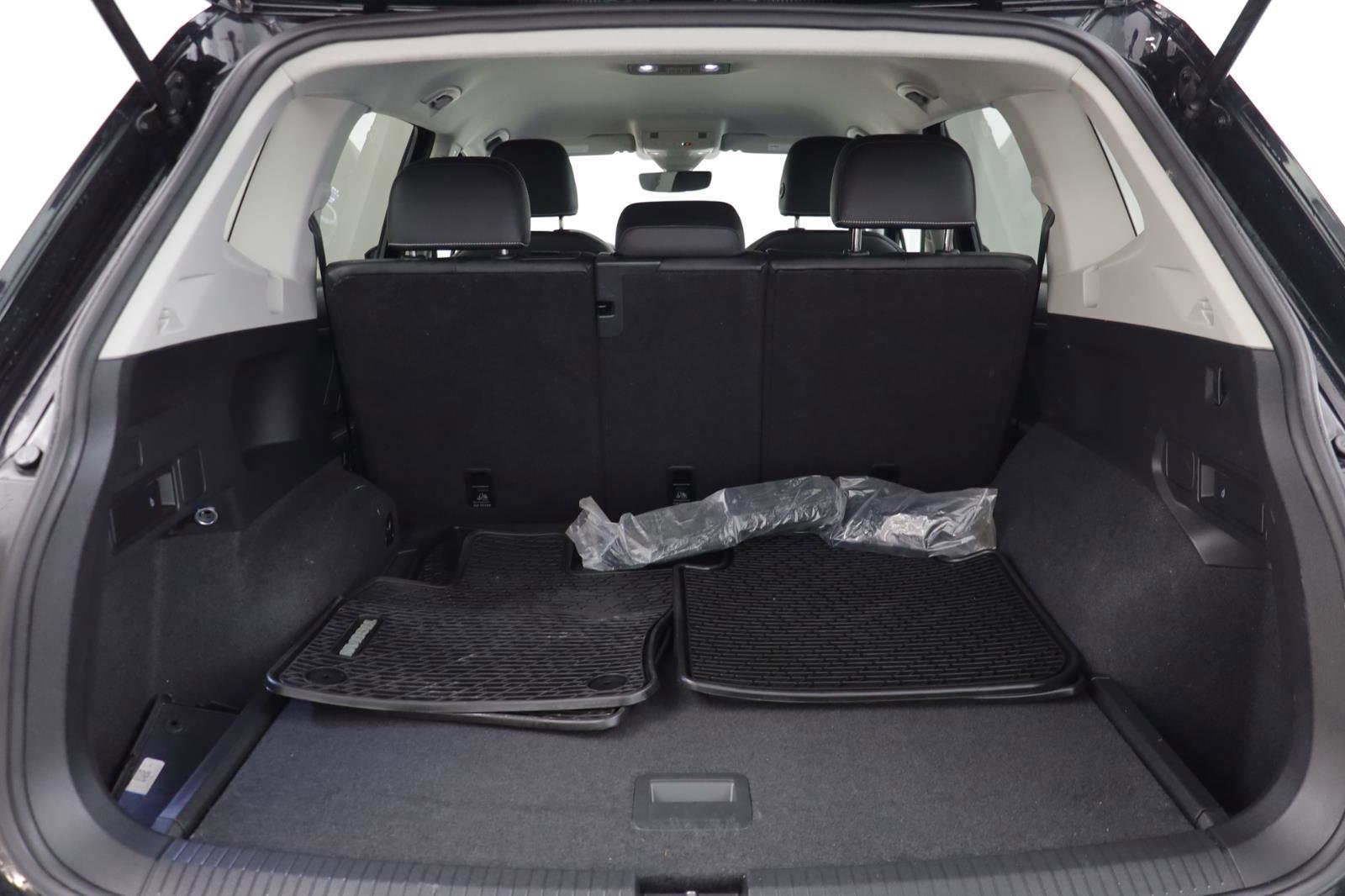 Used 2023 Volkswagen Tiguan SE image 17