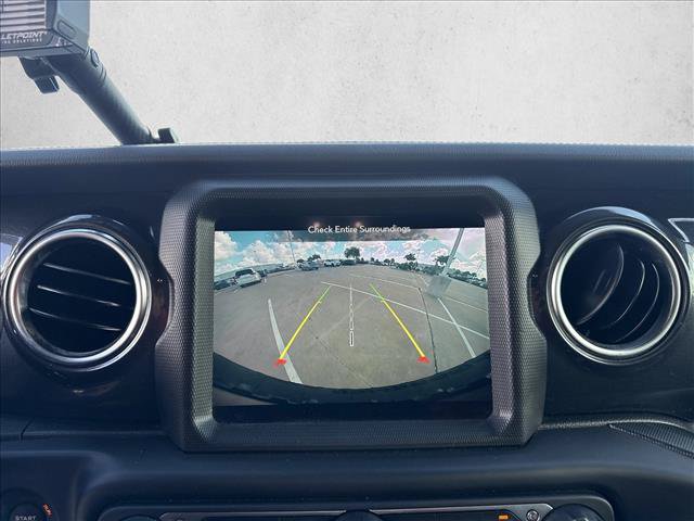 Used 2021 Jeep Wrangler Unlimited Rubicon w/ Trailer Tow Package AWD/4WD image 11