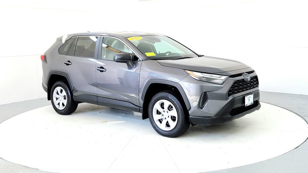 Used 2023 Toyota RAV4 LE AWD/4WD image 7