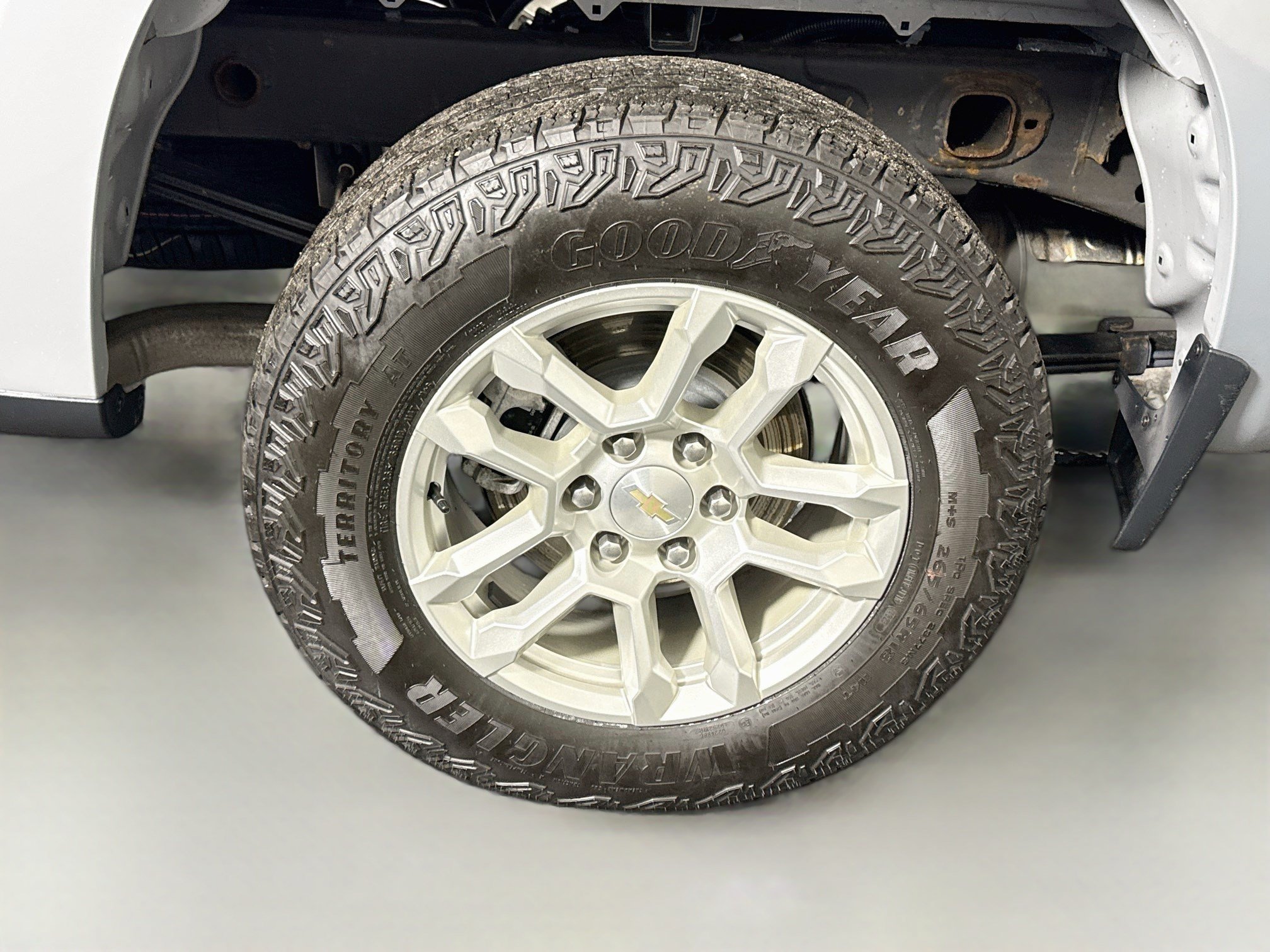 Used 2024 Chevrolet Silverado 1500 LT AWD/4WD image 32