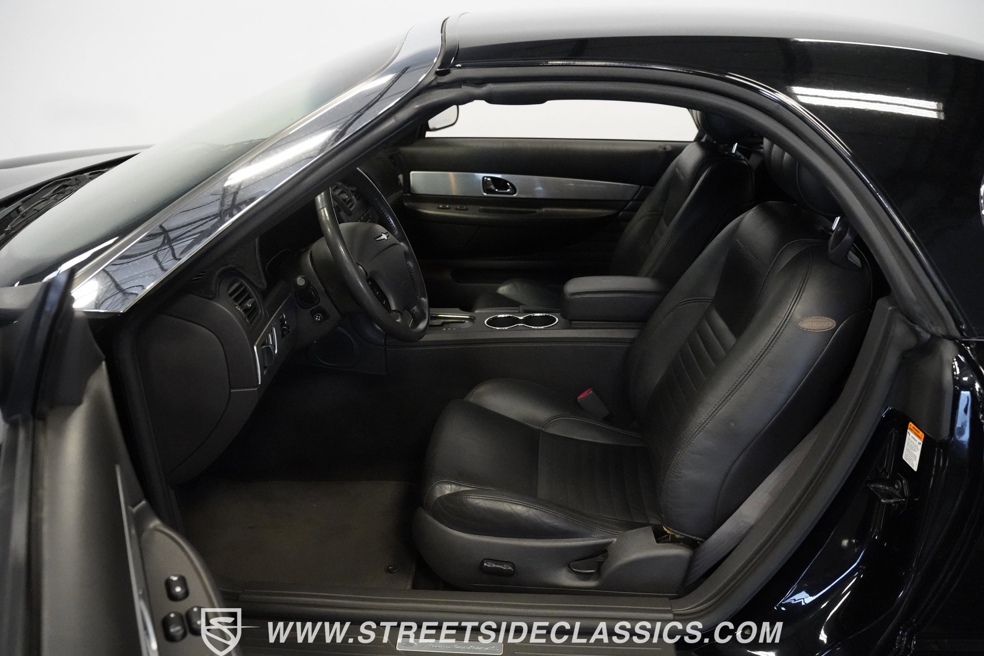 Used 2002 Ford Thunderbird image 3