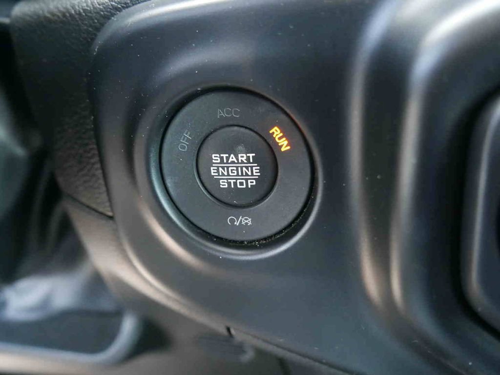 Used 2023 Jeep Wrangler Unlimited Sahara AWD/4WD image 32