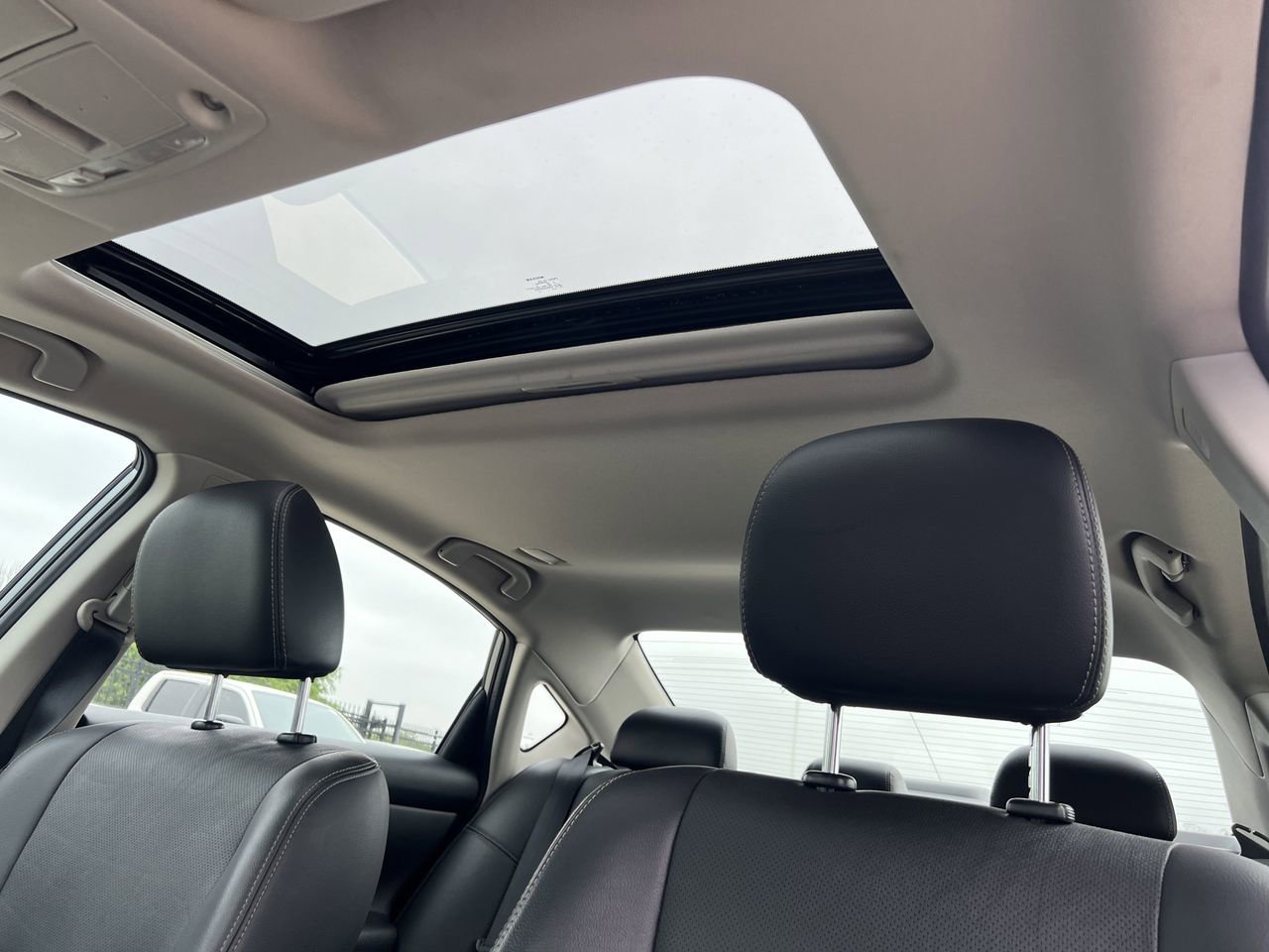 Used 2016 Nissan Altima 2.5 SL w/ 2.5 Technology w/LED Package FWD image 11