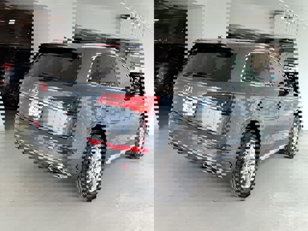 Certified 2023 Audi Q5 2.0T Premium w/ Convenience Package image 4