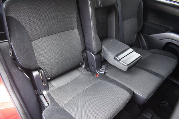 Used 2012 Mitsubishi Outlander SE AWD/4WD image 28