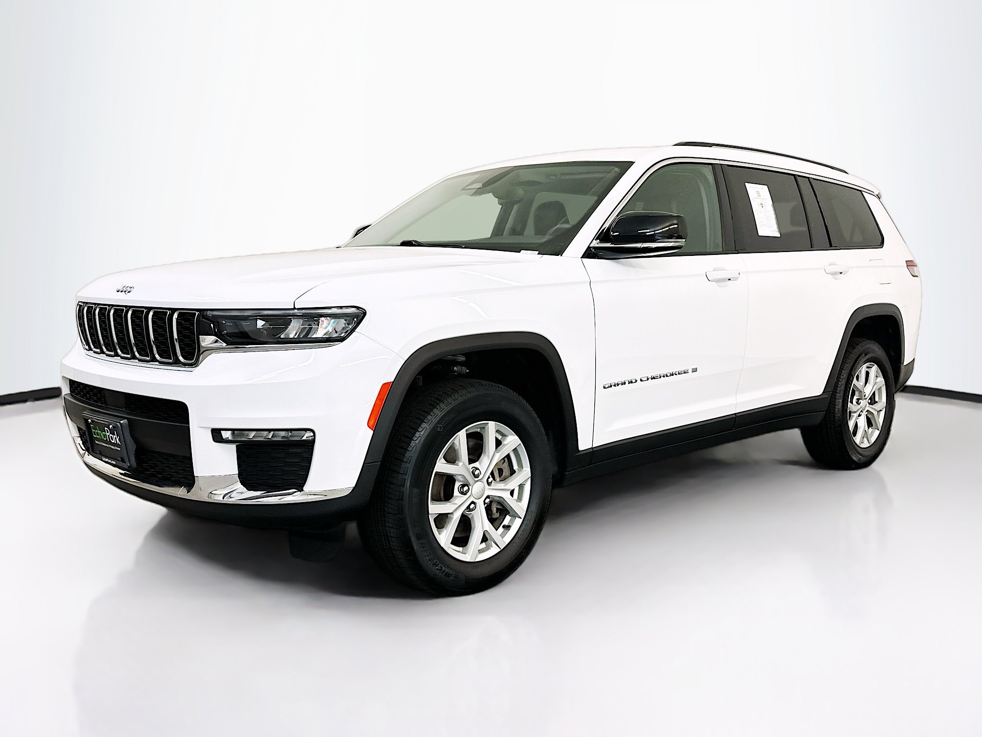 Used 2023 Jeep Grand Cherokee L Limited AWD/4WD image 3