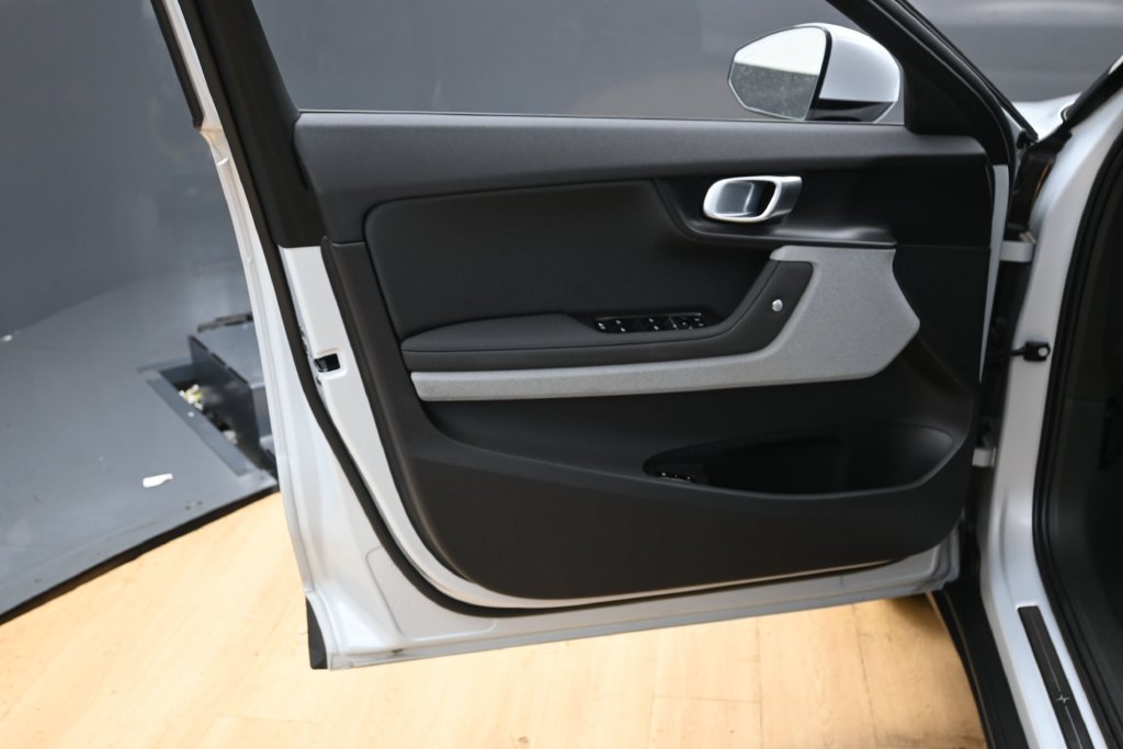 Used 2024 Polestar Polestar 2 AWD/4WD image 35