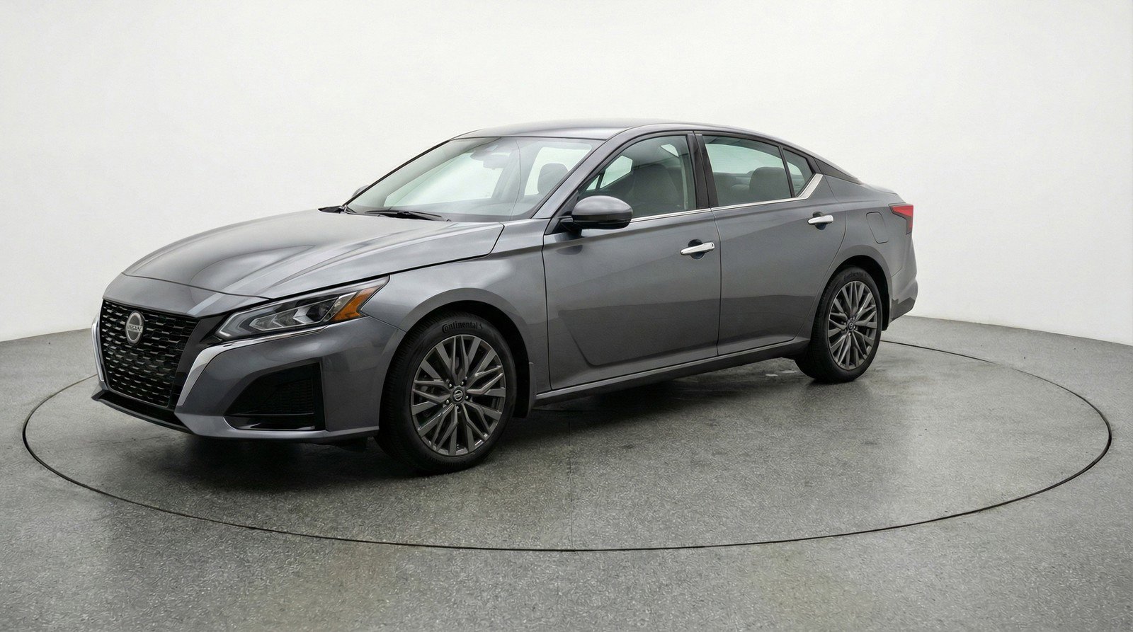 Used 2025 Nissan Altima 2.5 SV FWD image 3