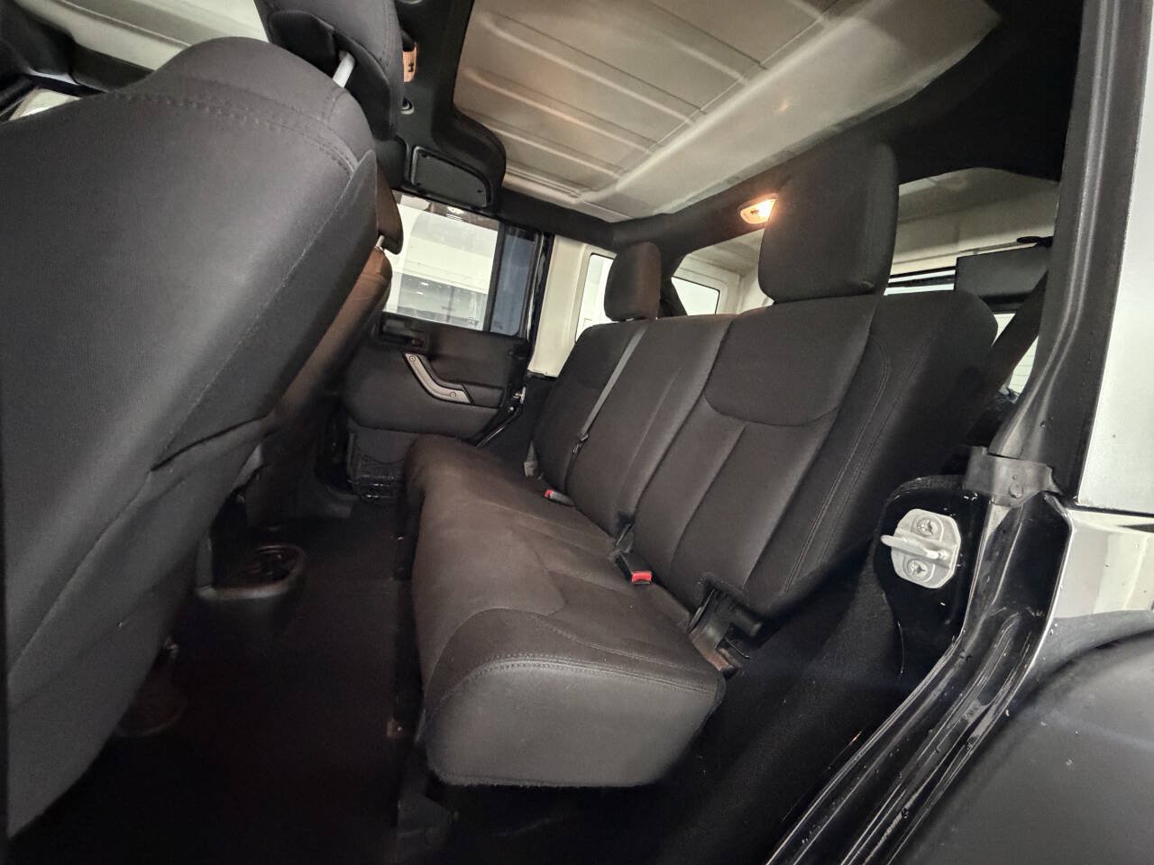 Used 2015 Jeep Wrangler Unlimited Sport AWD/4WD image 25