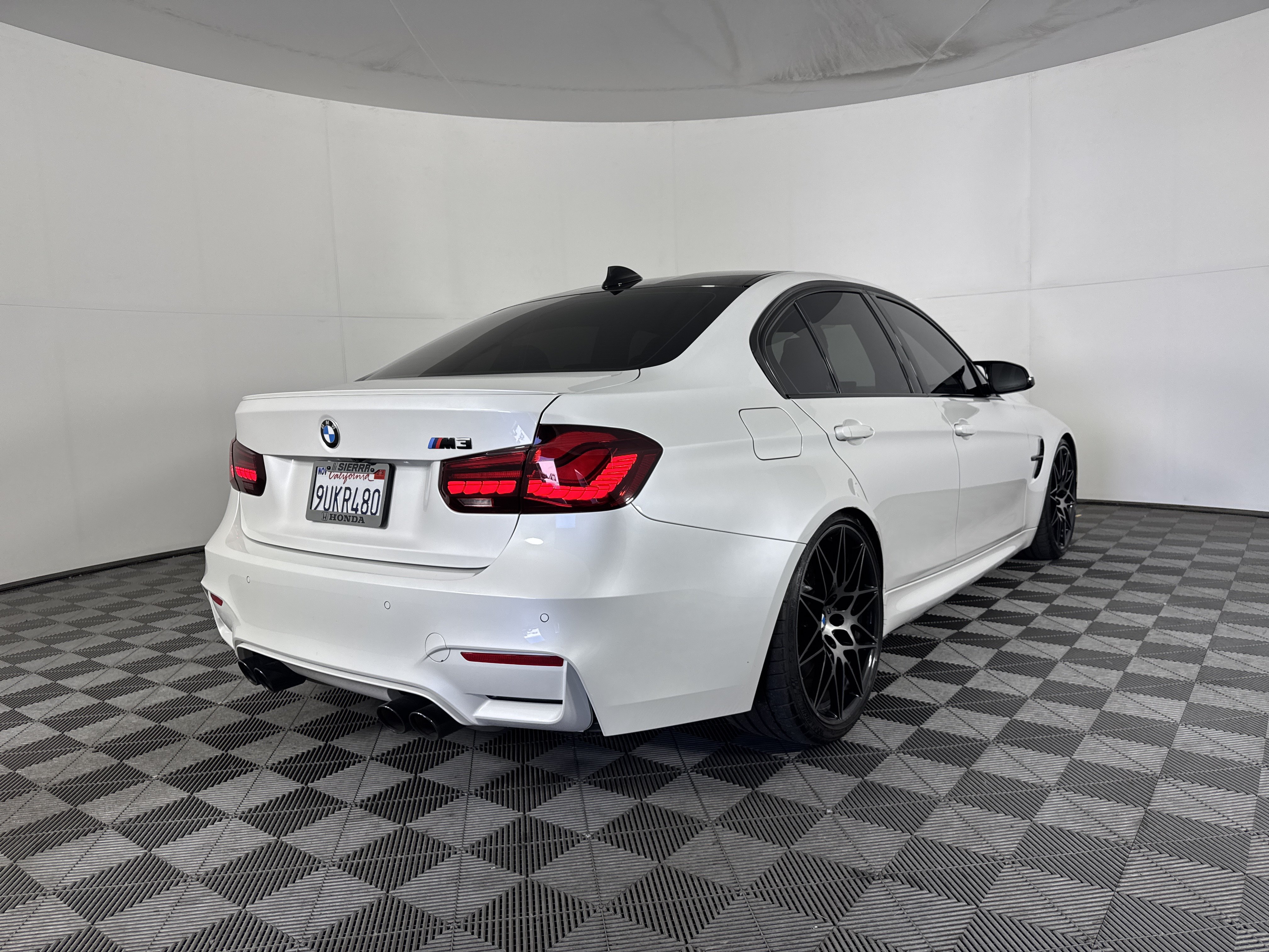 Used 2018 BMW M3 w/ Competition Package RWD image 5