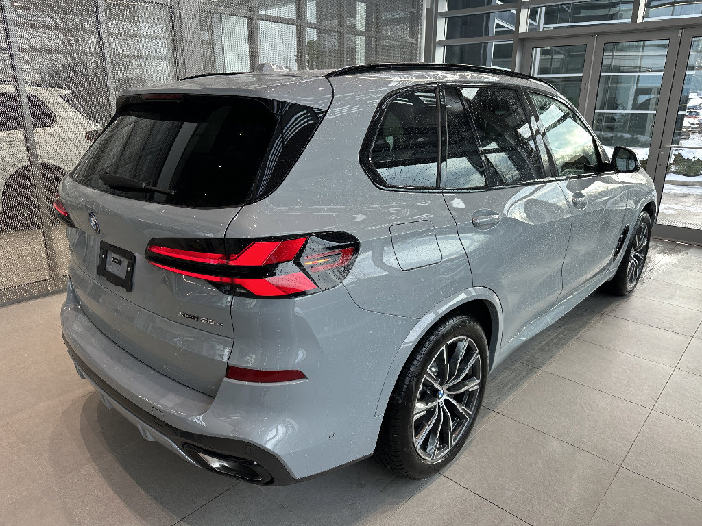 New 2026 BMW X5 xDrive50e w/ M Sport Package image 6