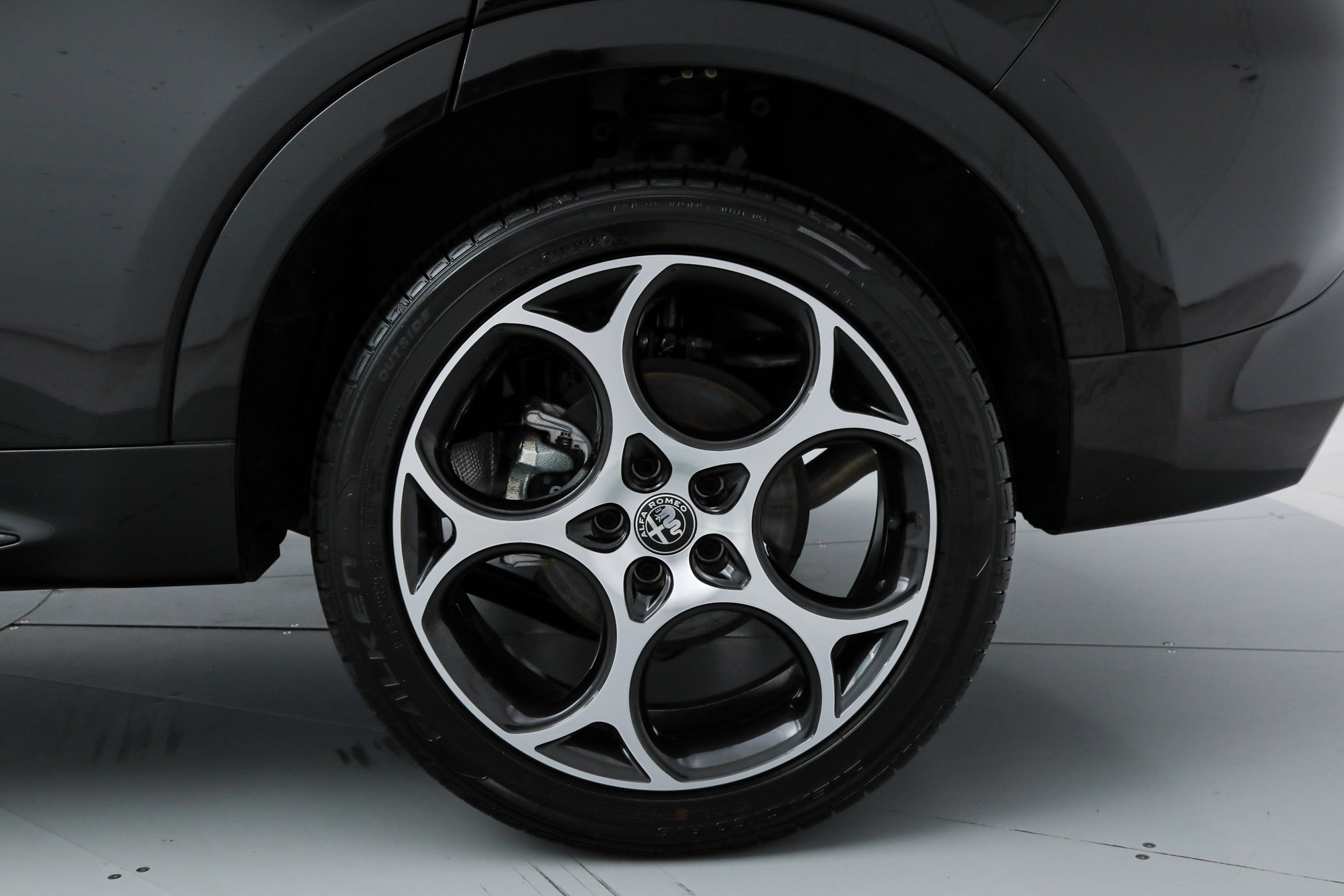 New 2025 Alfa Romeo Tonale AWD/4WD image 19