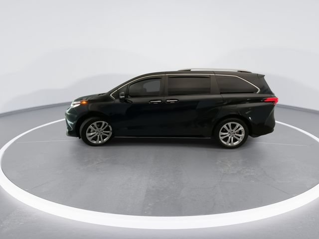 Used 2023 Toyota Sienna Platinum FWD image 9
