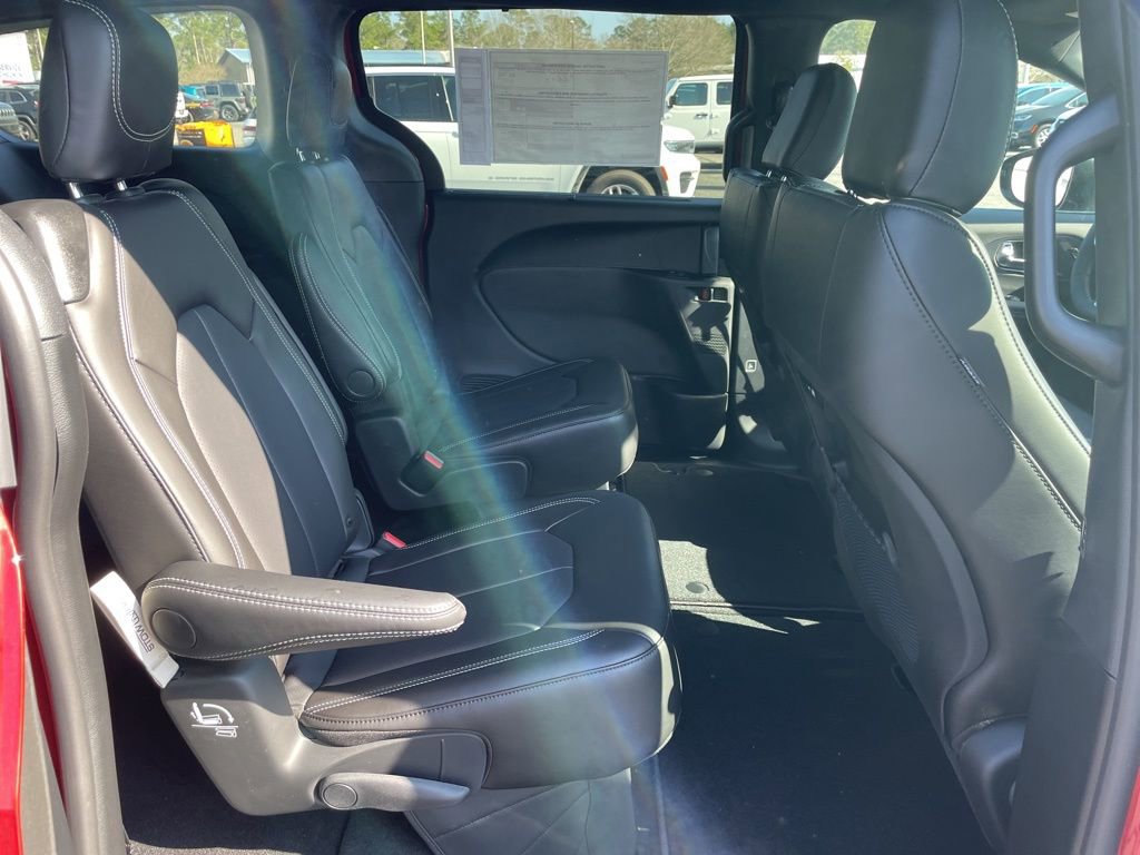 New 2026 Chrysler Pacifica Select image 17