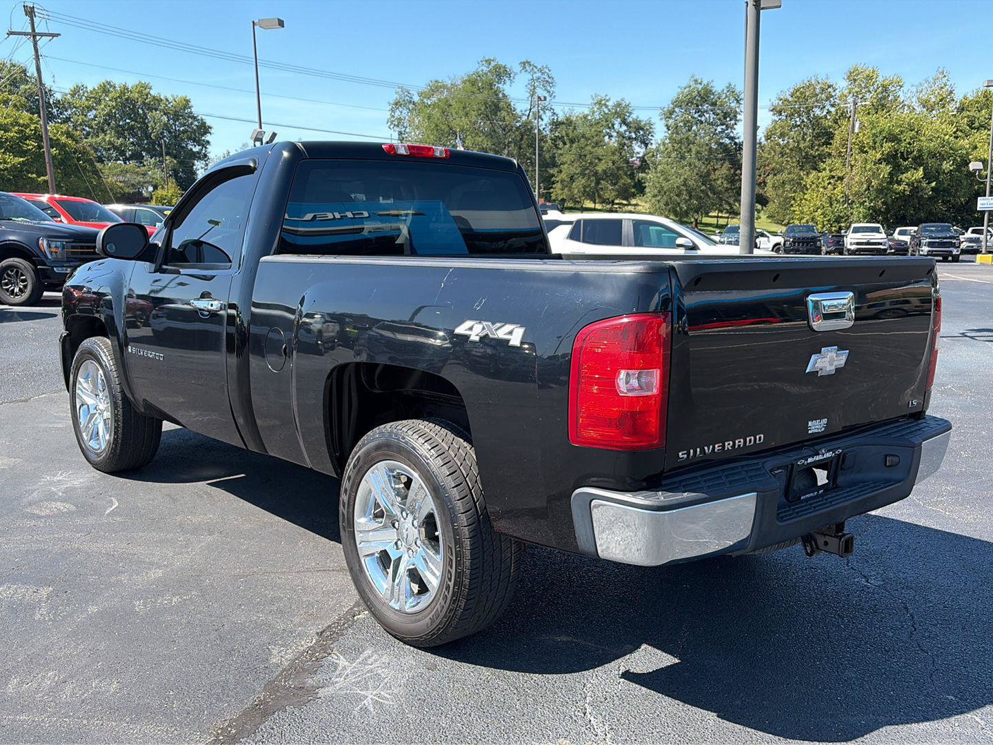Used 2007 Chevrolet Silverado 1500 W/T AWD/4WD image 3