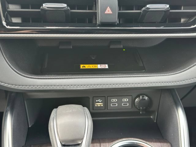 Used 2025 Toyota Highlander Platinum AWD/4WD image 20