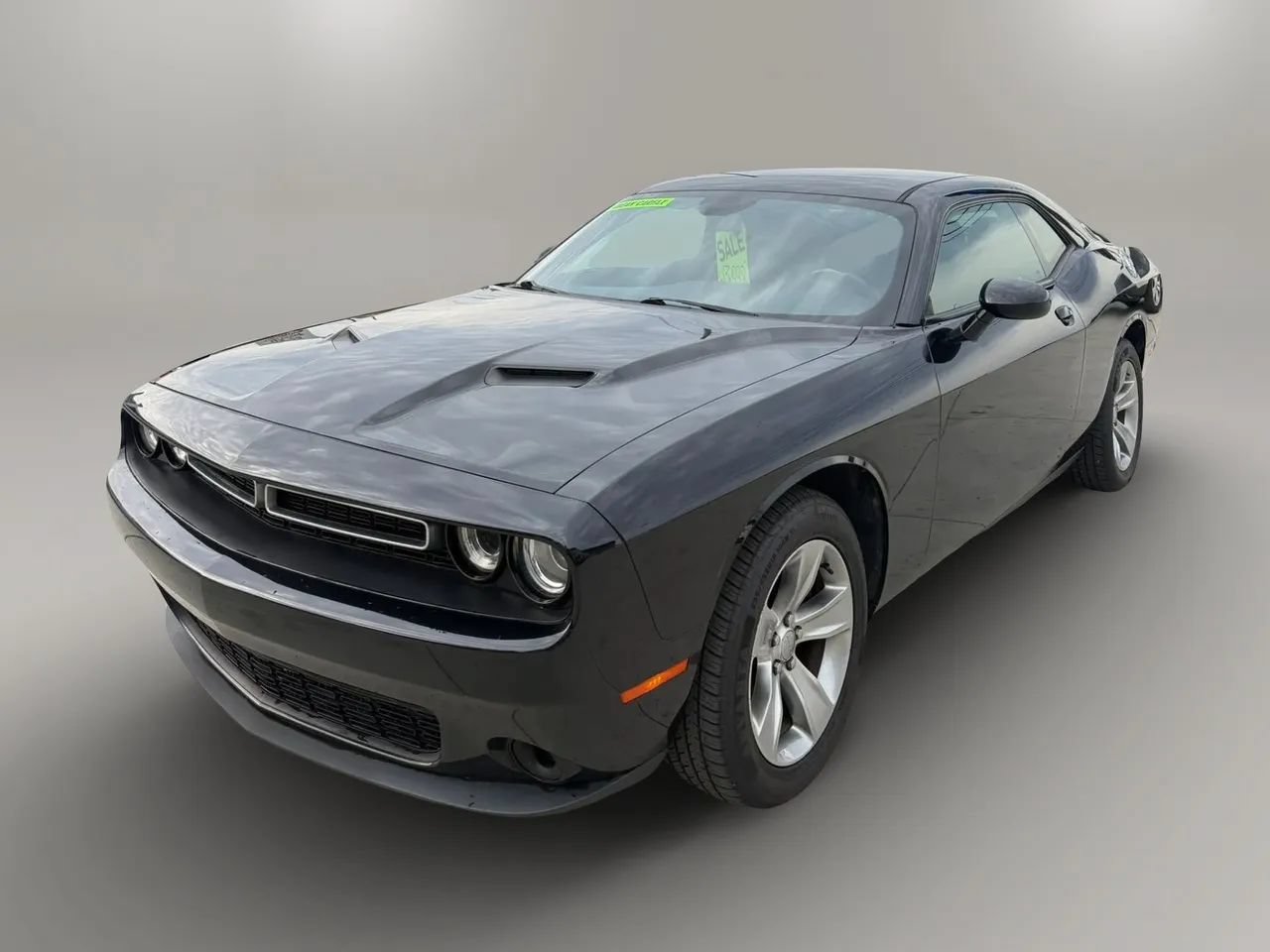 Used 2016 Dodge Challenger SXT w/ Cold Weather Group RWD image 3
