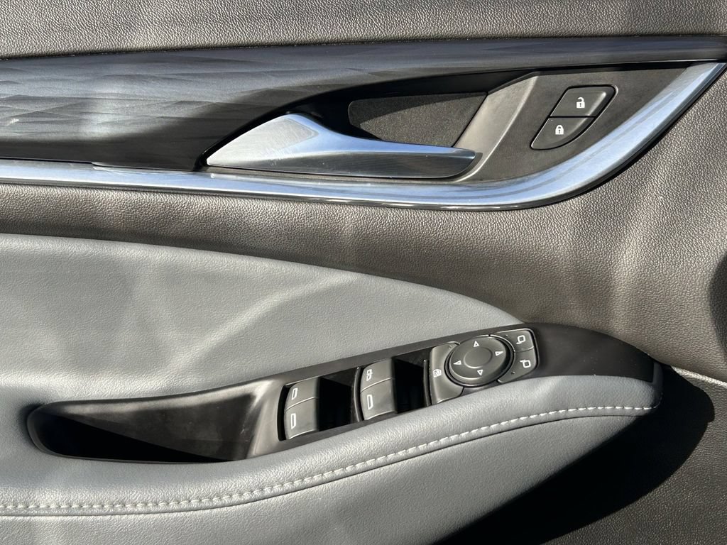 Used 2020 Buick Enclave Essence w/ Sport Touring Edition FWD image 23