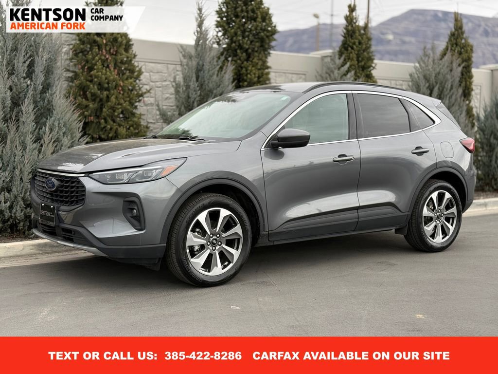 Used 2025 Ford Escape Platinum image 1