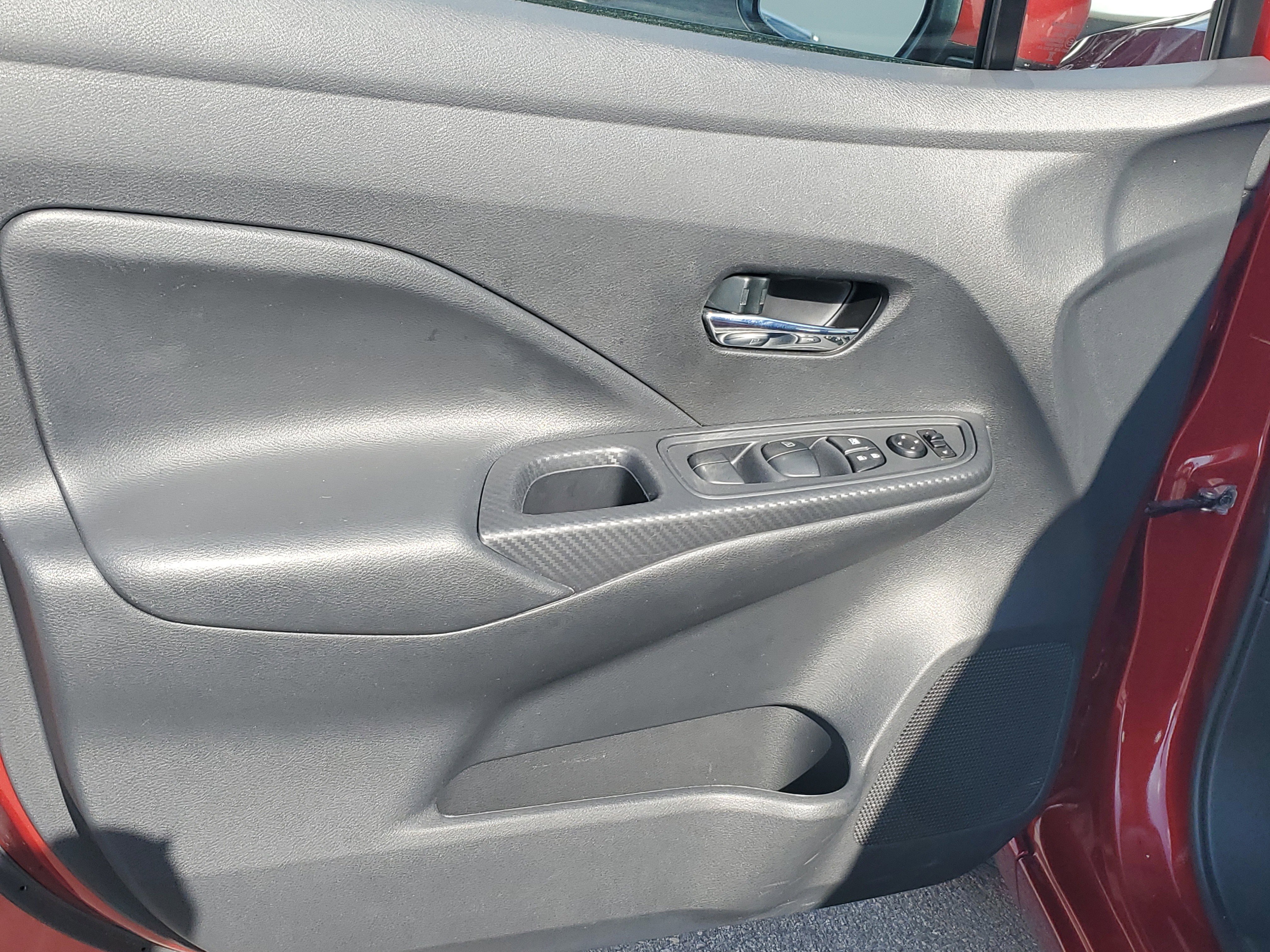 Certified 2025 Nissan Versa SV image 25