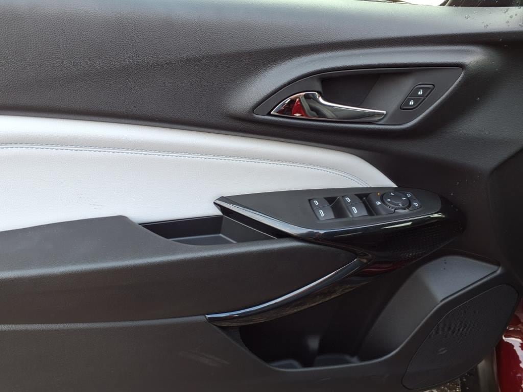 New 2025 Chevrolet Trax LT w/ LT Convenience Package FWD image 9