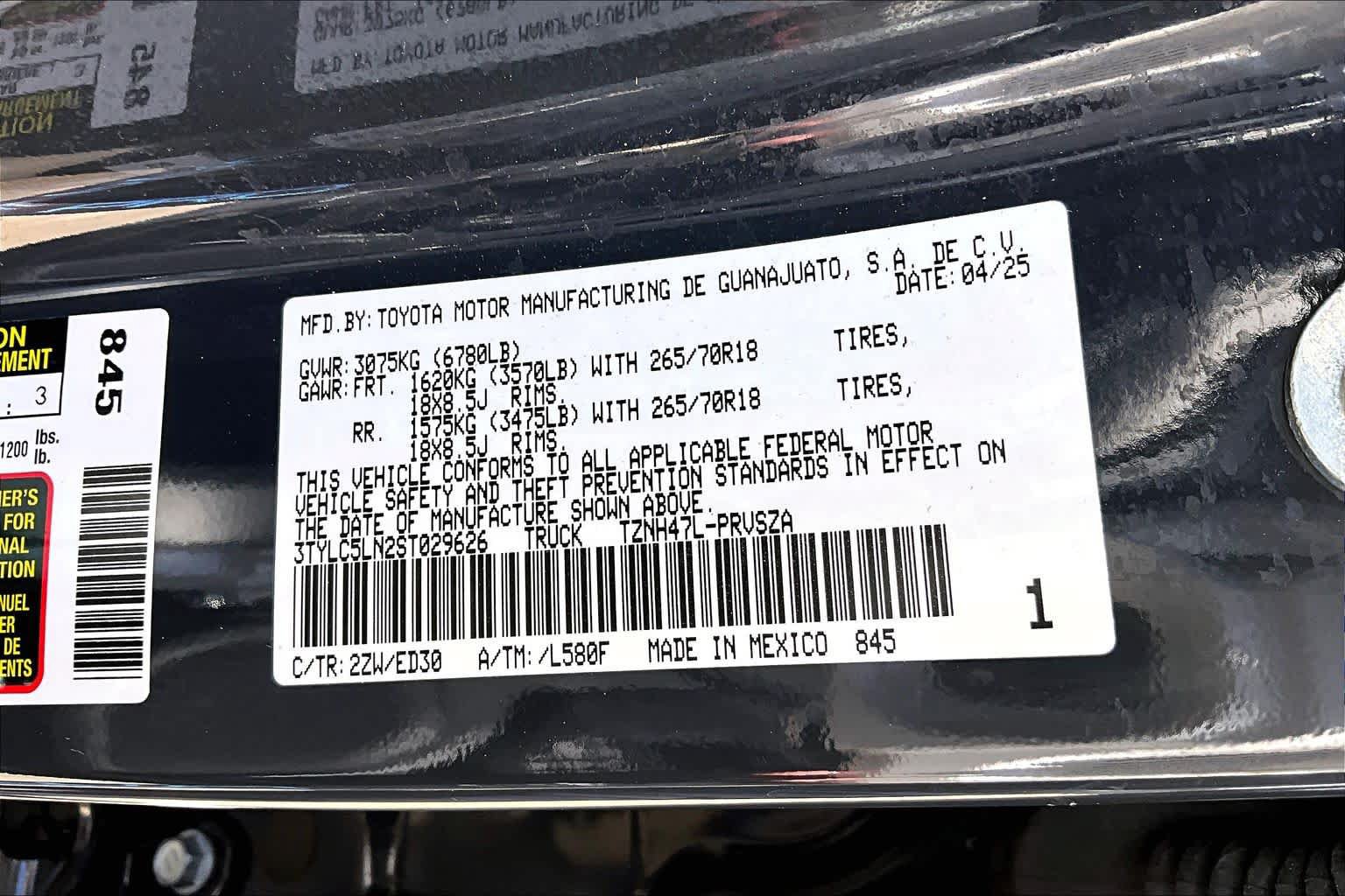 Used 2025 Toyota Tacoma TRD Pro AWD/4WD image 37