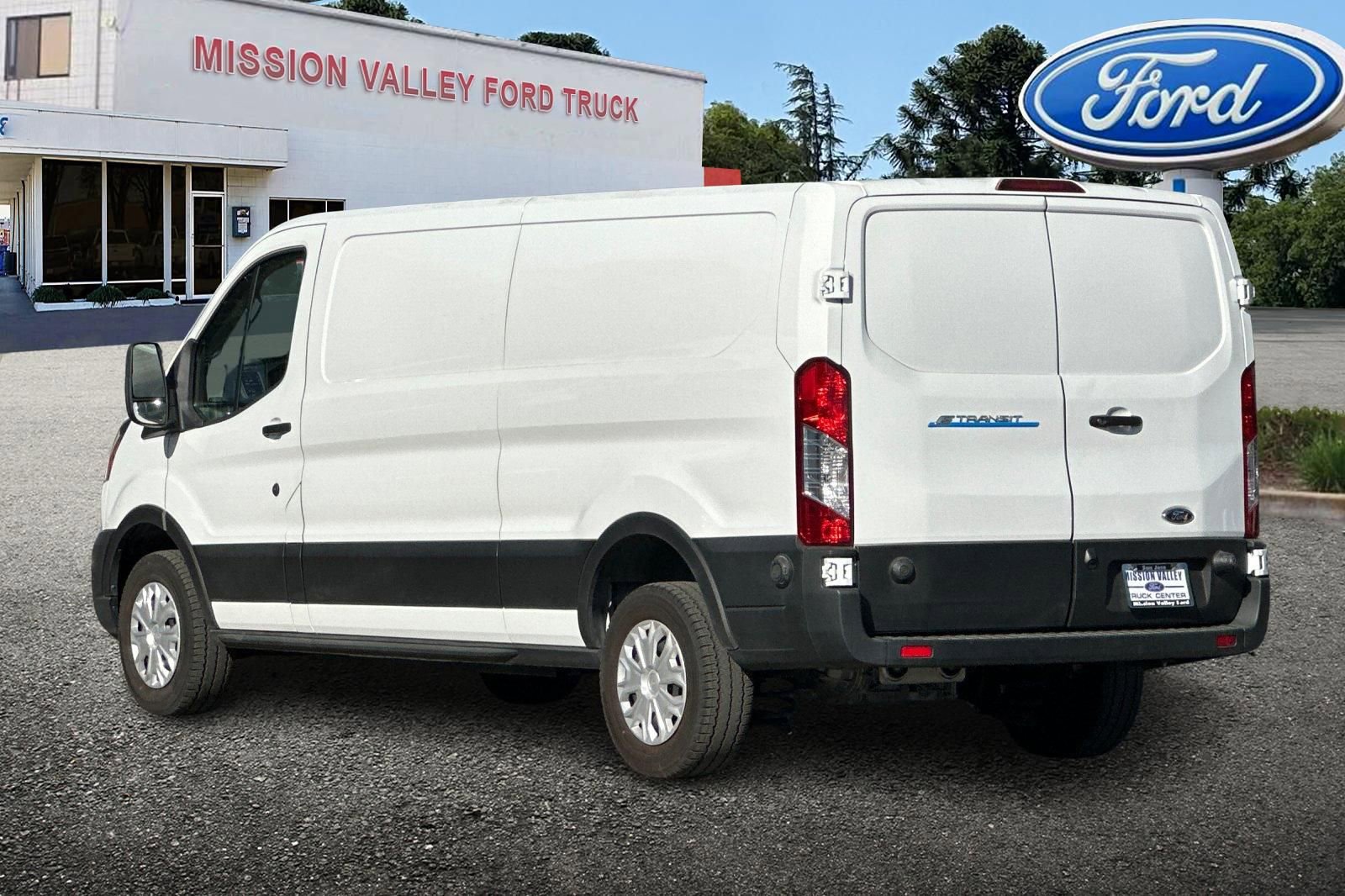 Used 2022 Ford E-Transit Low Roof image 6
