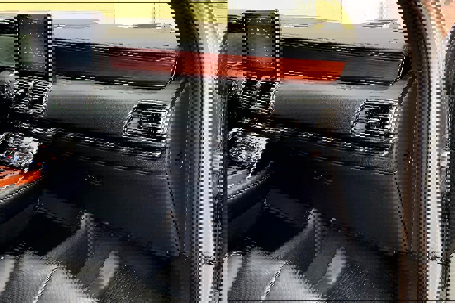 Used 2020 Lincoln Navigator Reserve w/ Luxury Package image 18