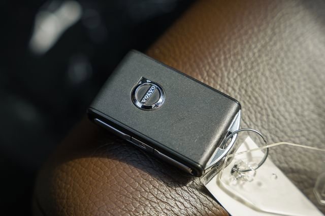 Certified 2023 Volvo S60 T8 Ultimate image 39