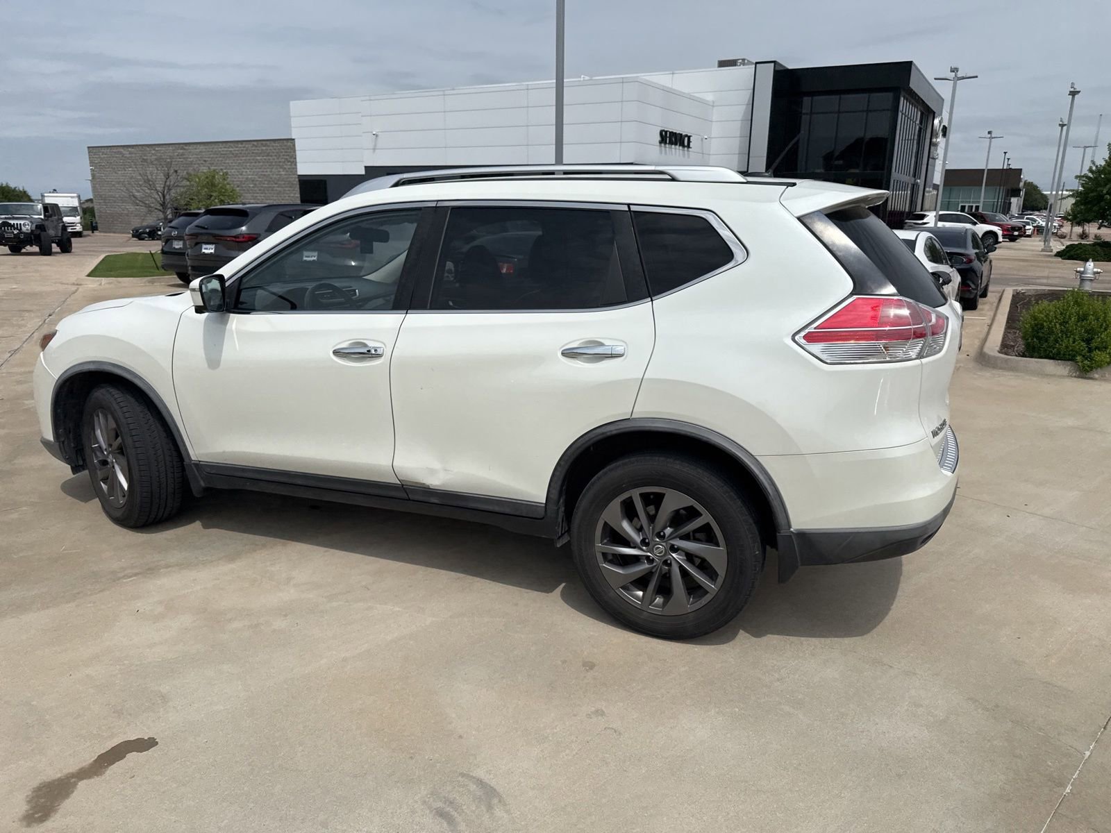 Used 2016 Nissan Rogue SL FWD image 17