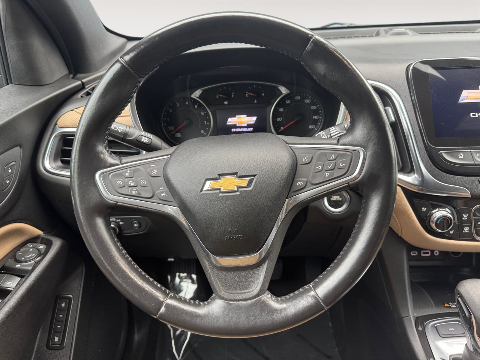 Used 2022 Chevrolet Equinox Premier AWD/4WD image 12