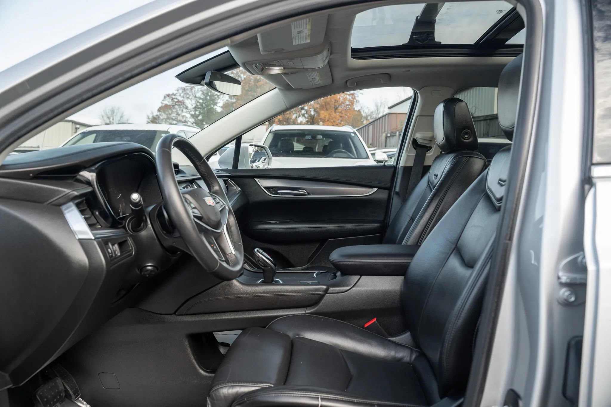 Used 2017 Cadillac XT5 Luxury w/ LPO, Wheel Lock Package image 7