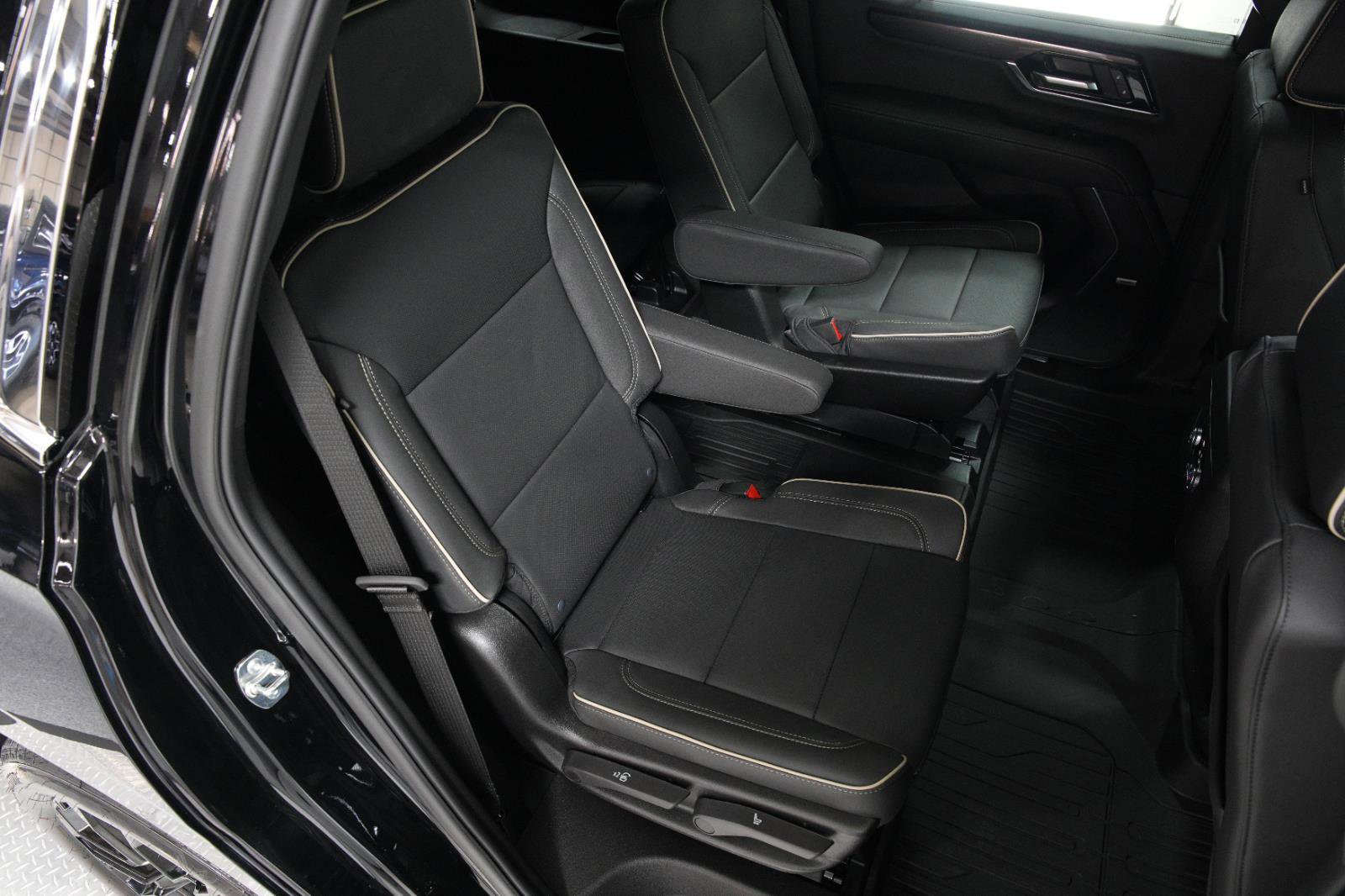 New 2026 GMC Yukon Elevation w/ LPO, Floor Liner Package image 15