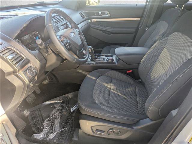 Used 2018 Ford Explorer XLT image 17
