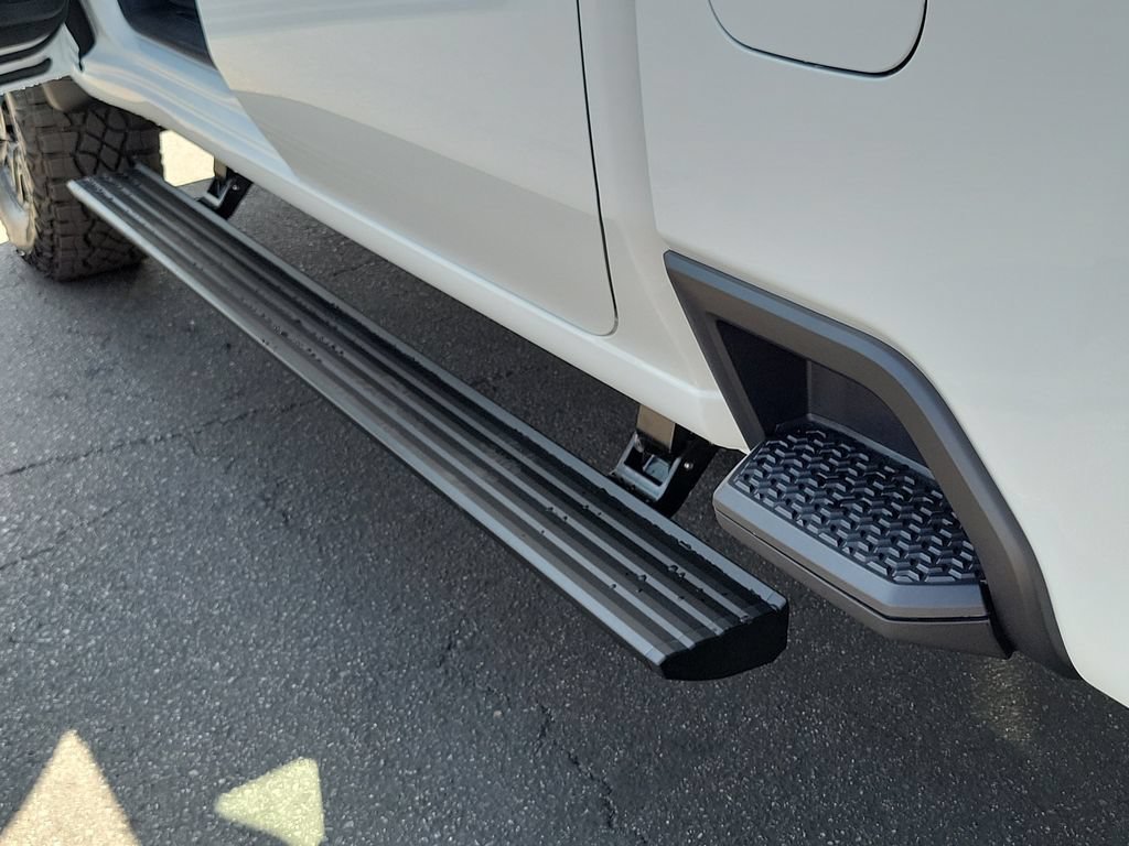 New 2026 Chevrolet Silverado 2500 ZR2 AWD/4WD image 19