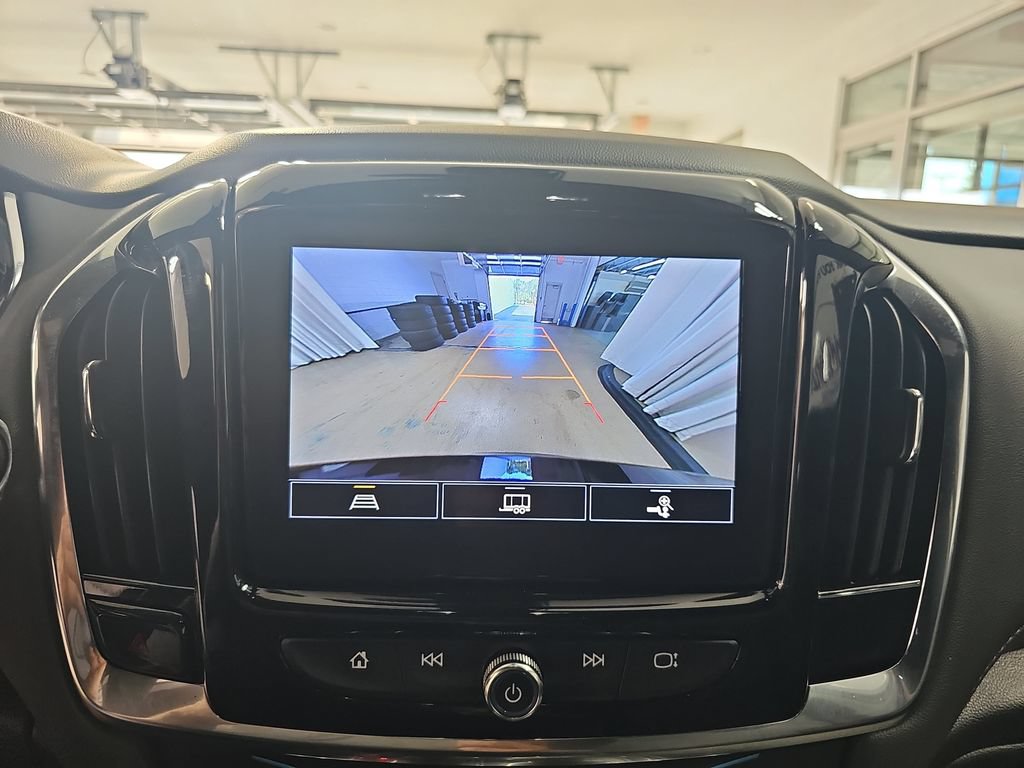 Certified 2023 Chevrolet Traverse LT FWD image 30
