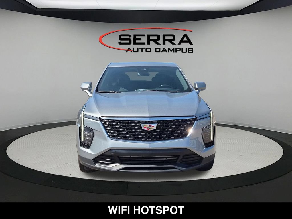 Used 2024 Cadillac XT4 Luxury w/ Cold Weather Package FWD image 9