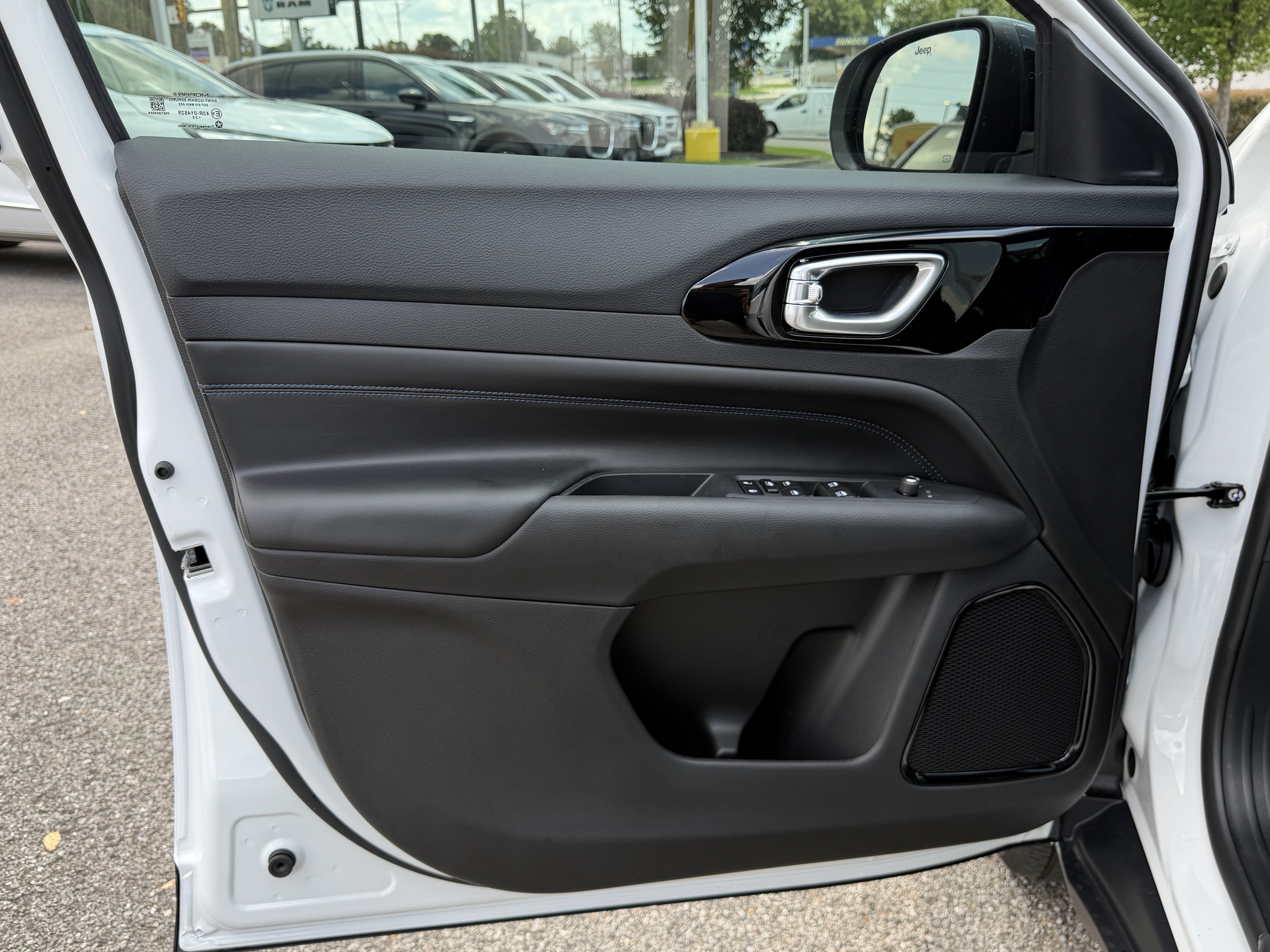 New 2026 Jeep Compass Latitude AWD/4WD image 14