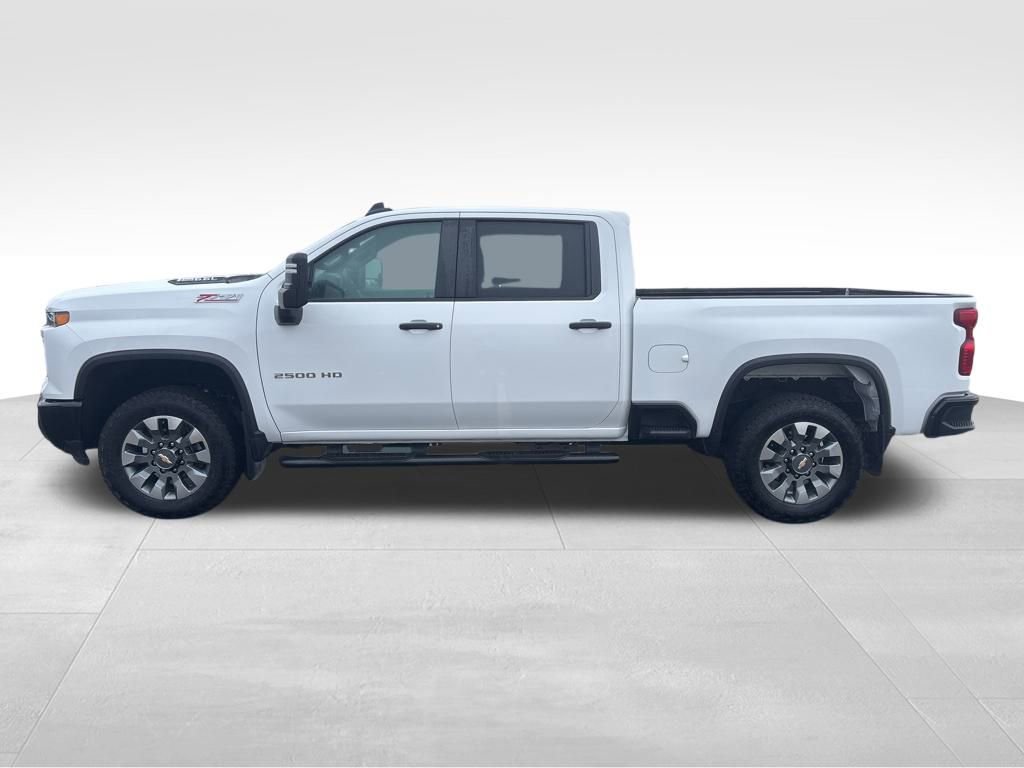 Used 2025 Chevrolet Silverado 2500 Custom w/ Custom Value Package image 3