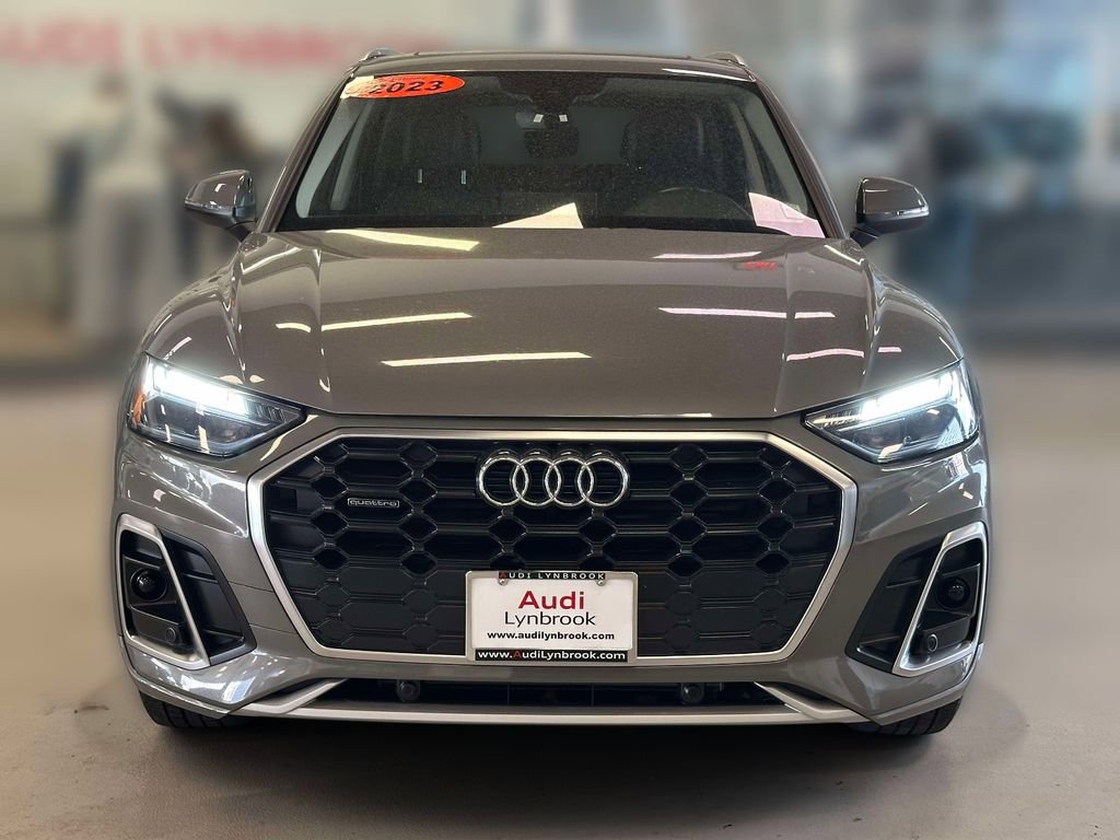 Used 2023 Audi Q5 2.0T Premium w/ Convenience Package AWD/4WD image 3