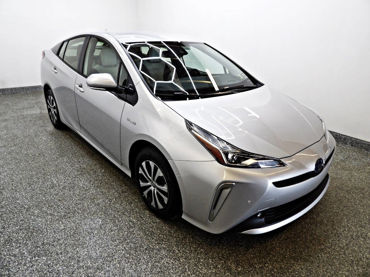 Used 2020 Toyota Prius XLE w/ Advanced Technology Package image 3